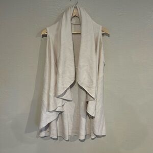 Look cream color vest shawl size fits most